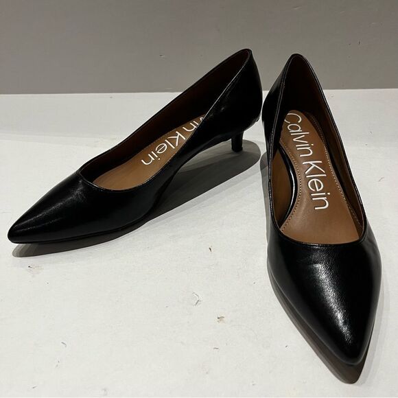 Calvin Klein Women's Black Pumps Size 9 1/2M Gold Trim Heel - Picture 1 of 10